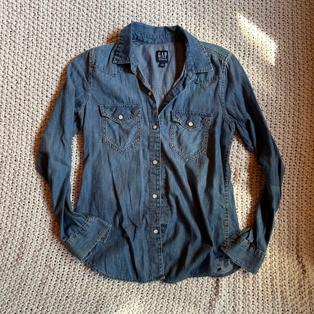 gap chambray shirt